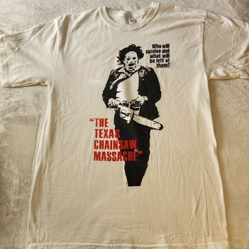 M&O Gold The Texas Chainsaw Massacre Tshirt With Graphics Size Medium
